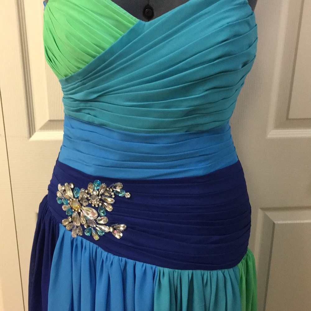 Dress - Picture 2 of 8